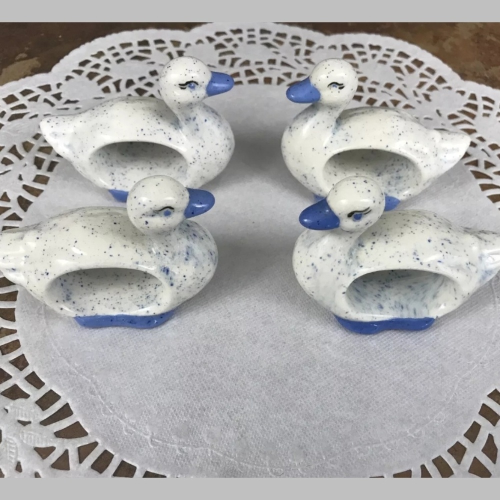 Vtg ceramic Speckled blue white Ducks napkin Rings grannycore
